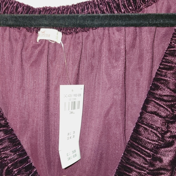 Hollister burgundy crushed velvet  bell sleeve top in size small nwt! - Picture 8 of 11